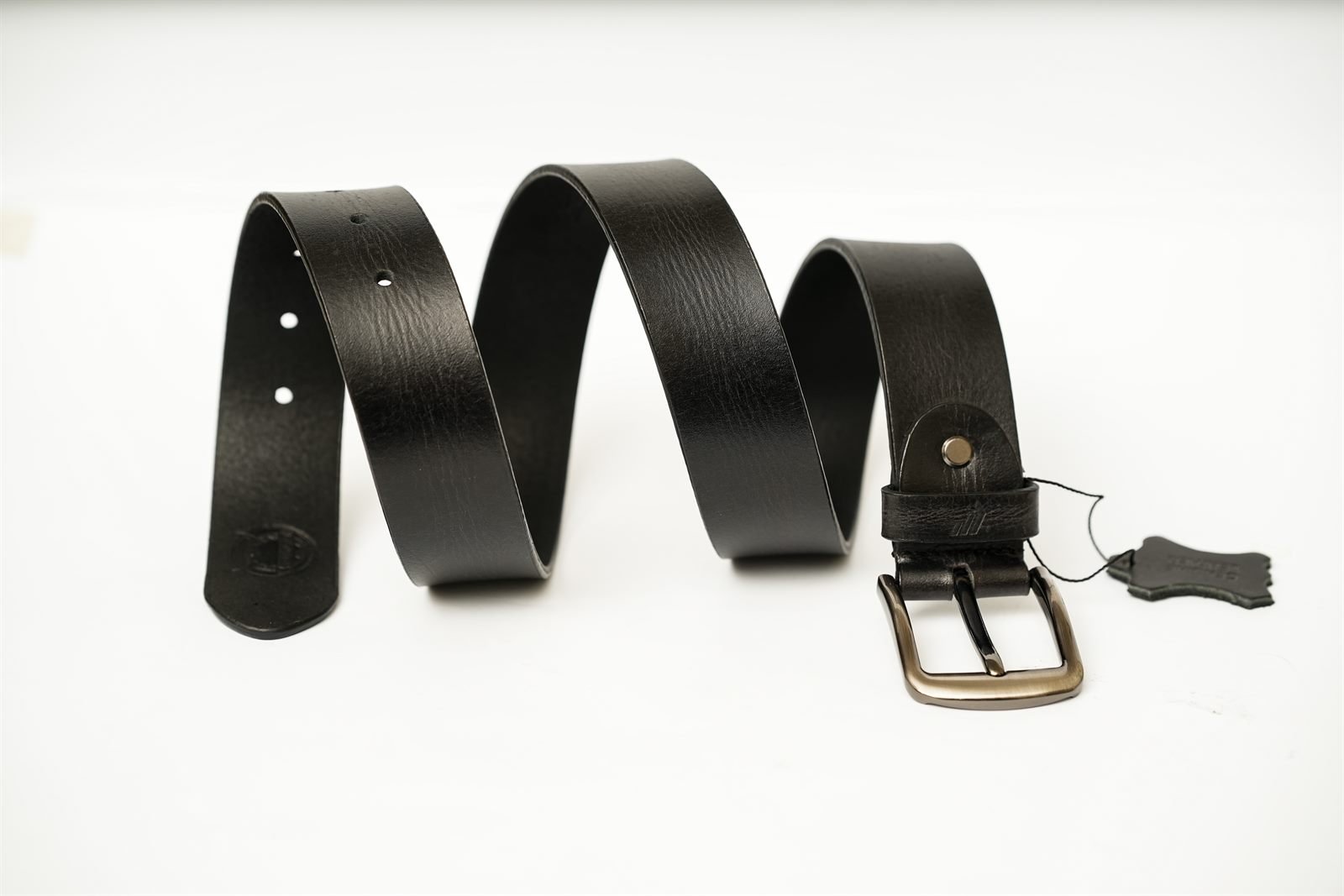 Attaro - genuine leather belt in classic black