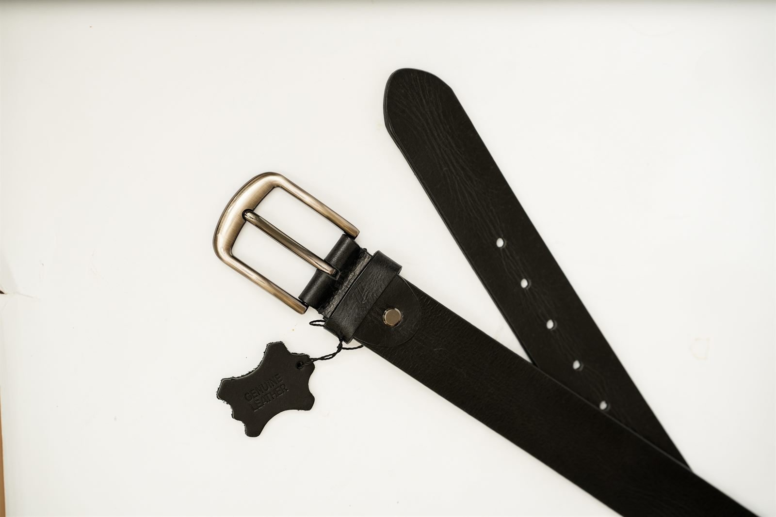Attaro - genuine leather belt in classic black