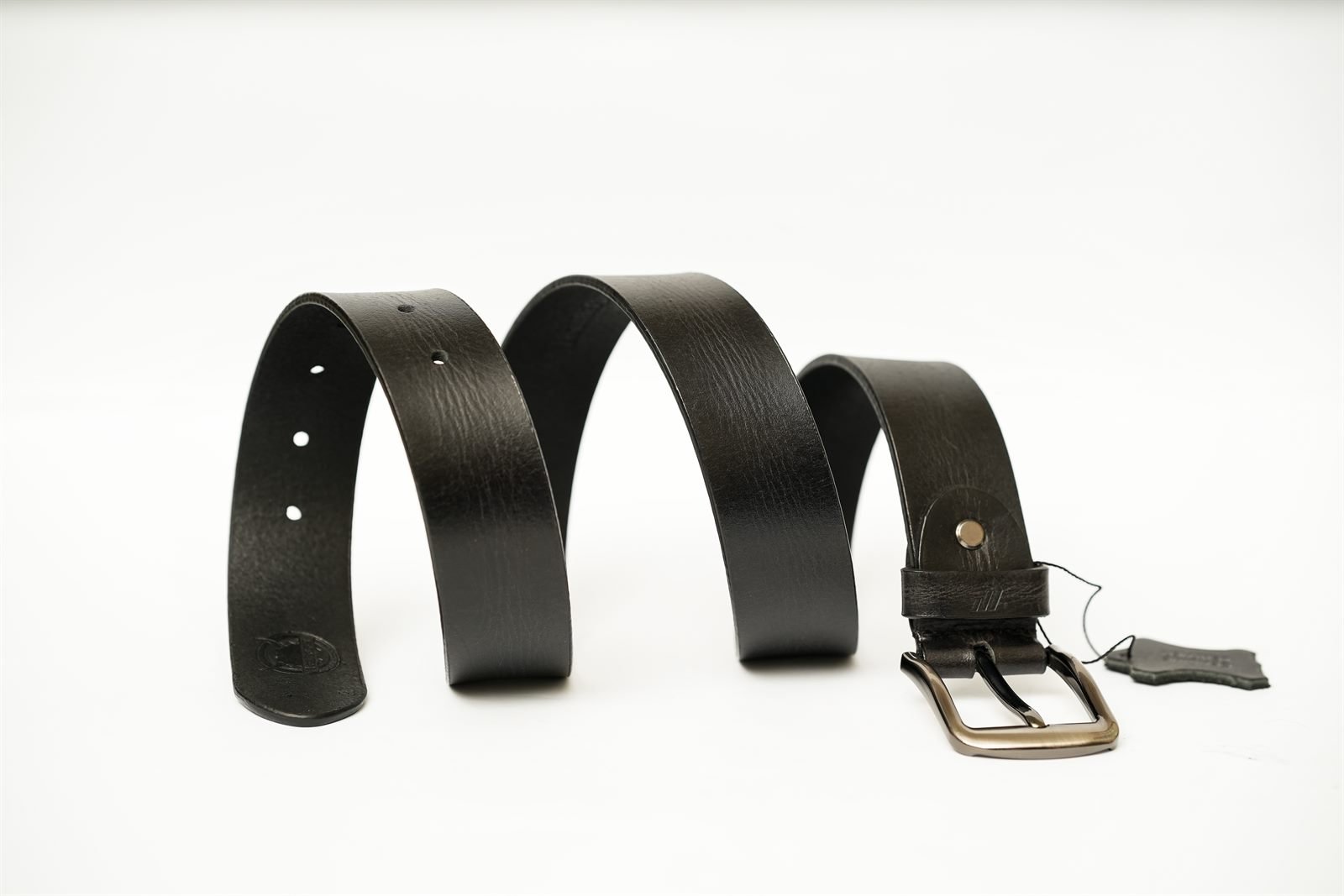 Attaro - genuine leather belt in classic black