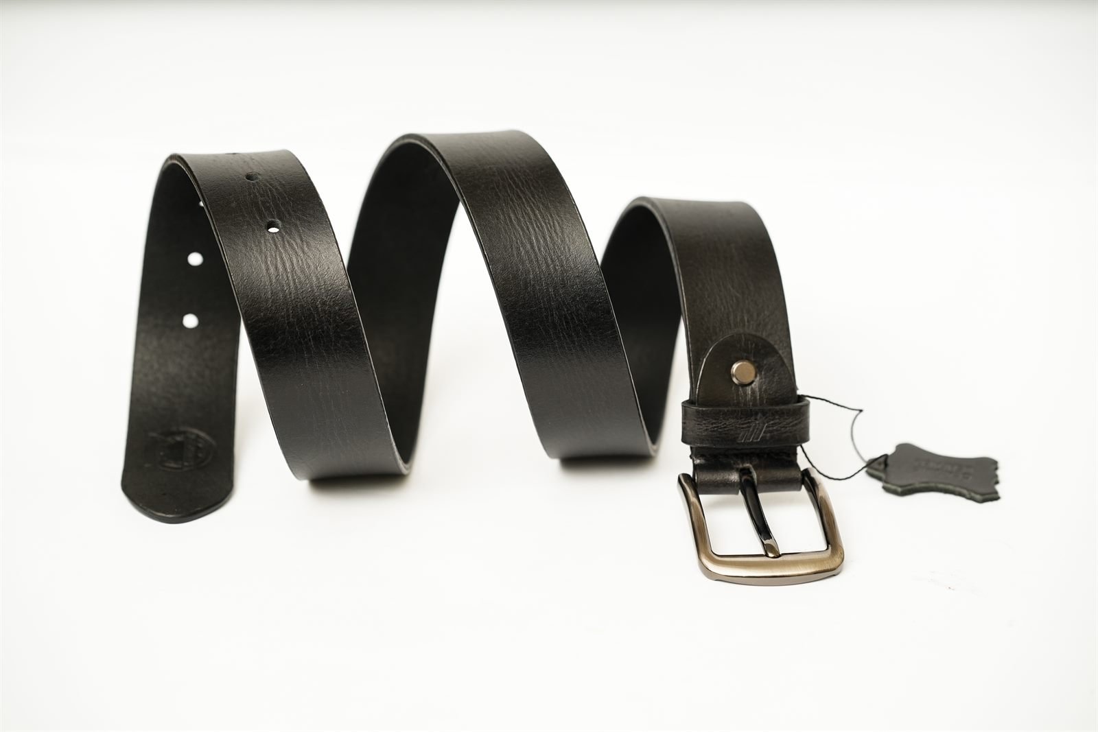 Attaro - genuine leather belt in classic black
