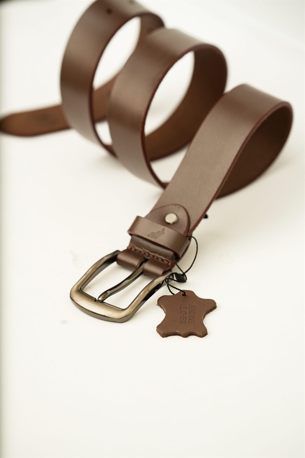 Rohvar - genuine leather belt in chestnut brown