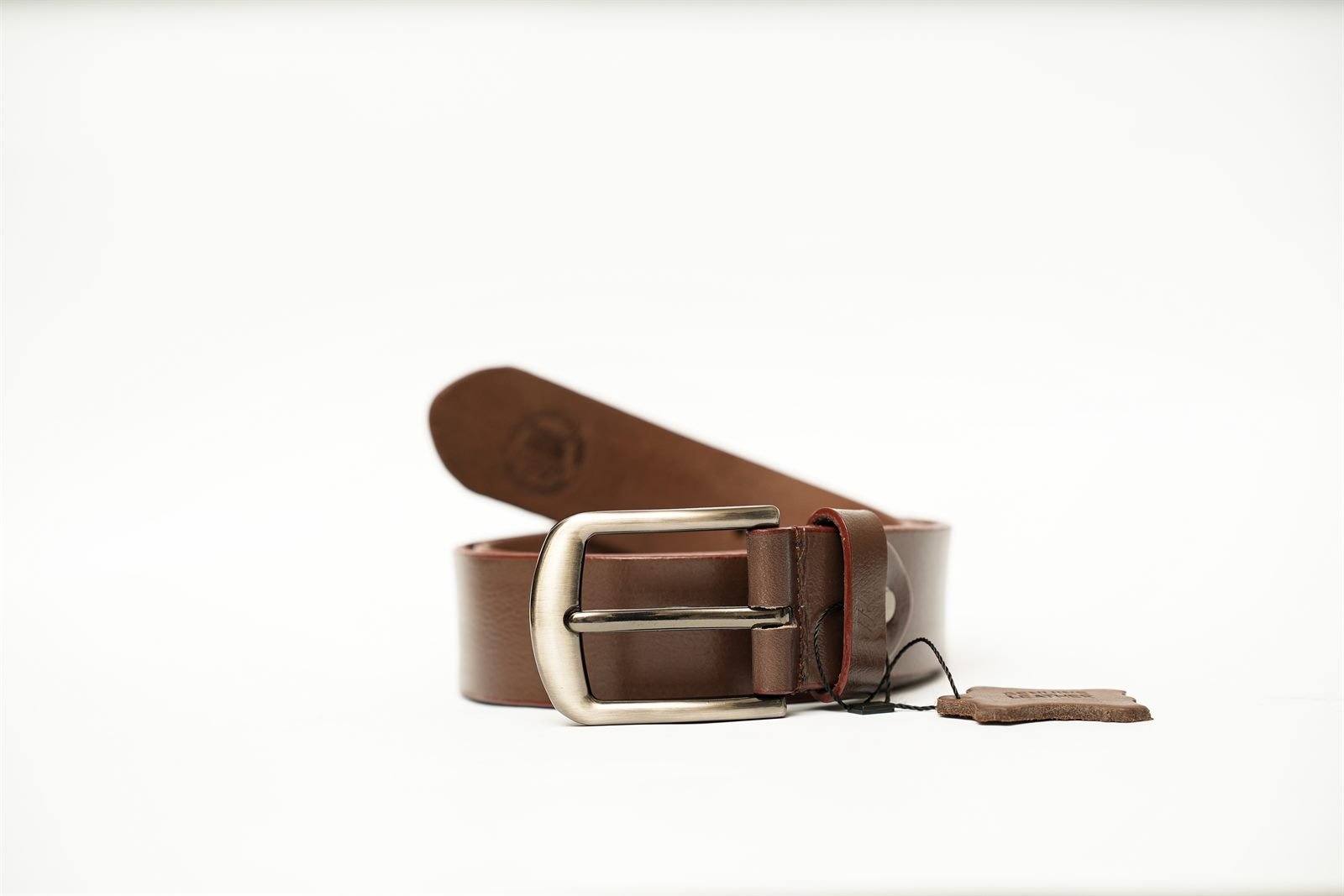Rohvar - genuine leather belt in chestnut brown